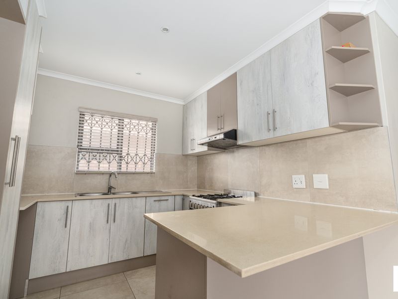 Modern 2-Bedroom Home in a Popular Neighborhood including Transfer Fees - Photo 7