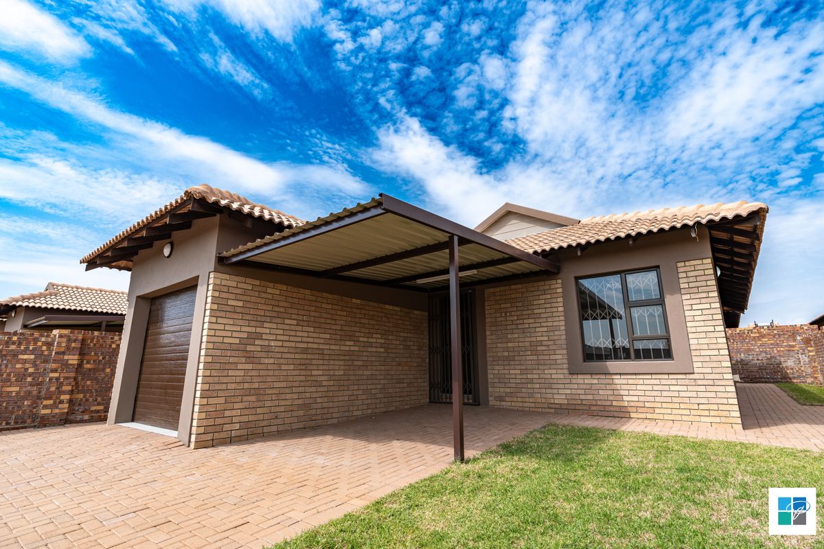 Modern 2-Bedroom Home in a Popular Neighborhood including Transfer Fees - Photo 3