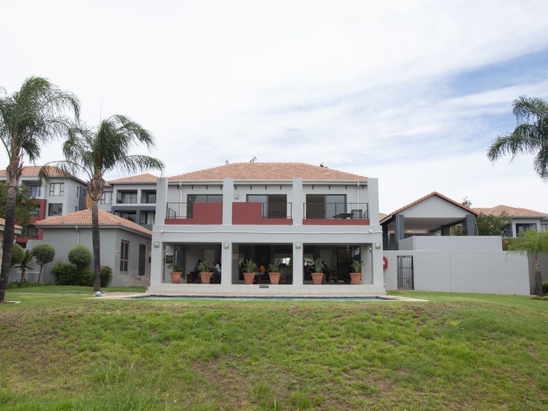 Scenic & Stylised 1 Bedroom Apartment in Laguna Estate - Barbeque Downs - Photo 1