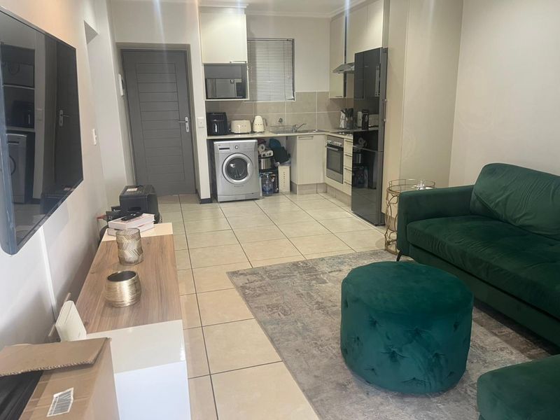 Scenic & Stylised 1 Bedroom Apartment in Laguna Estate - Barbeque Downs - Photo 3