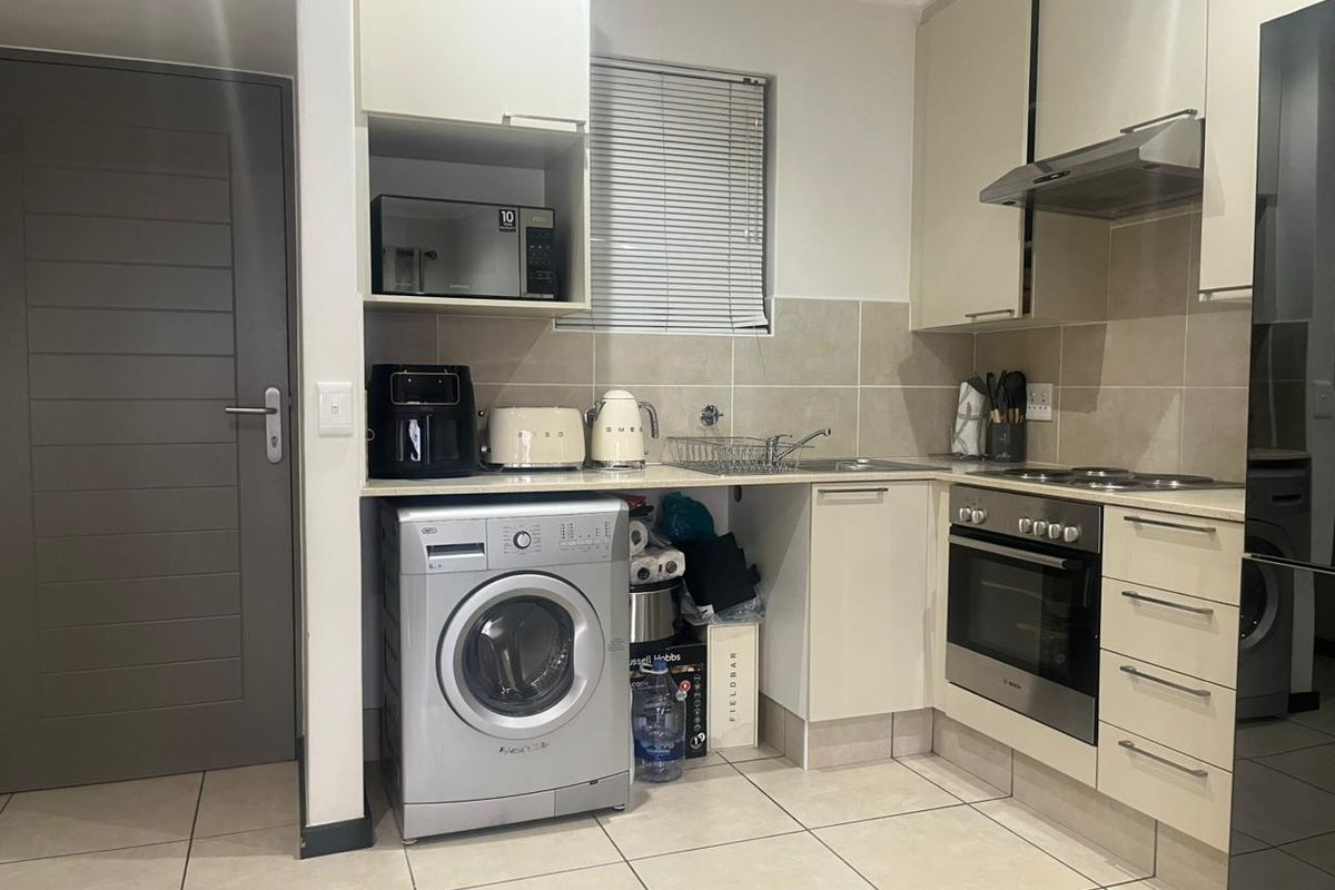 Scenic & Stylised 1 Bedroom Apartment in Laguna Estate - Barbeque Downs - Photo 2