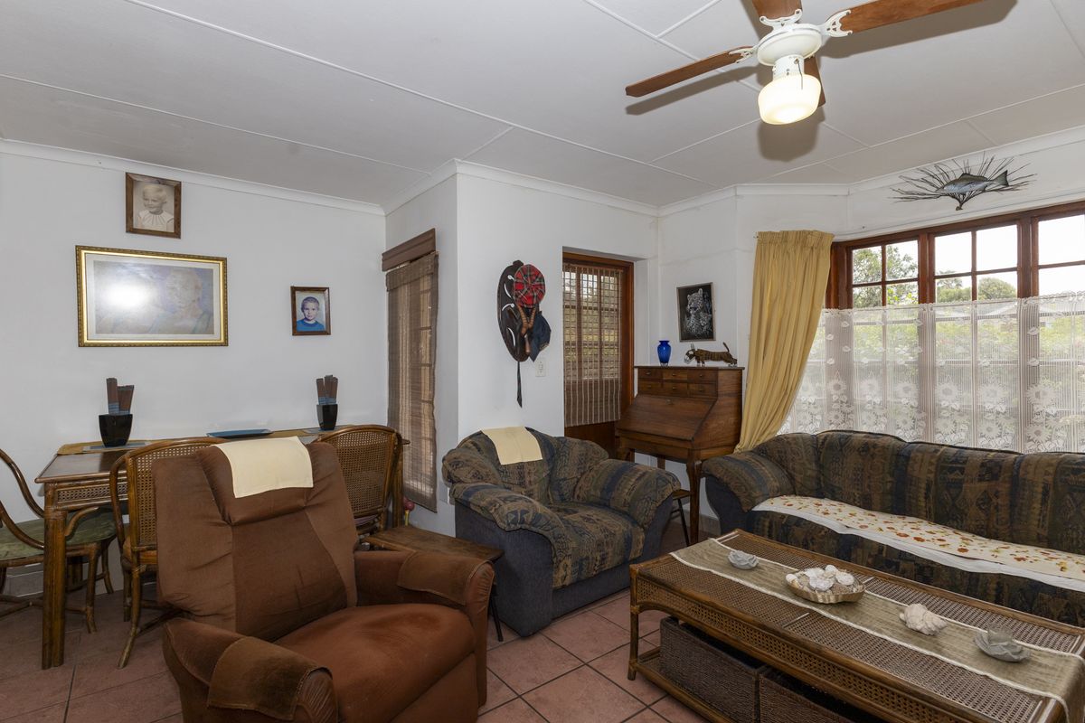 Charming Cottage-Style Home in Sought after Port Alfred Suburb - Photo 4