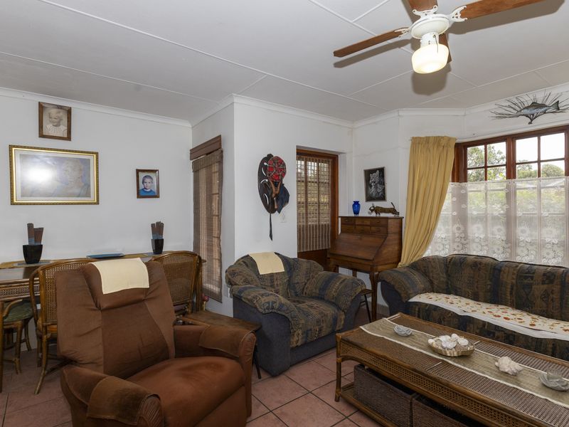 Charming Cottage-Style Home in Sought after Port Alfred Suburb - Photo 4