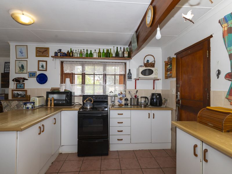 Charming Cottage-Style Home in Sought after Port Alfred Suburb - Photo 6