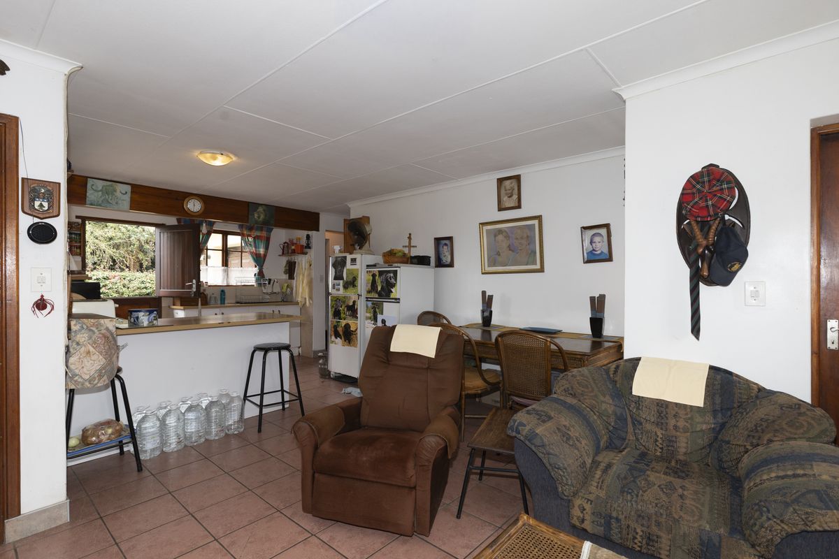 Charming Cottage-Style Home in Sought after Port Alfred Suburb - Photo 3