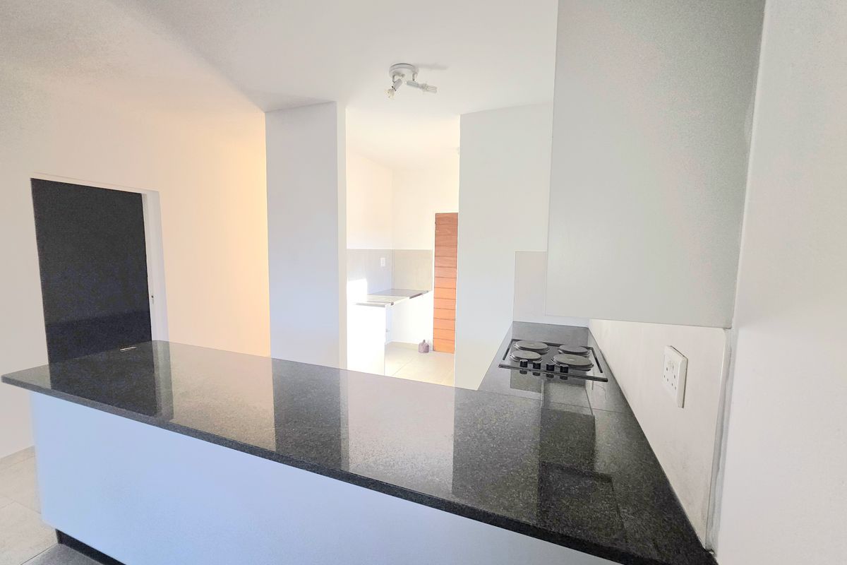 Elegant 3-Bedroom Pet Friendly Duplex in Carlswald Crest, Noordwyk - Photo 5