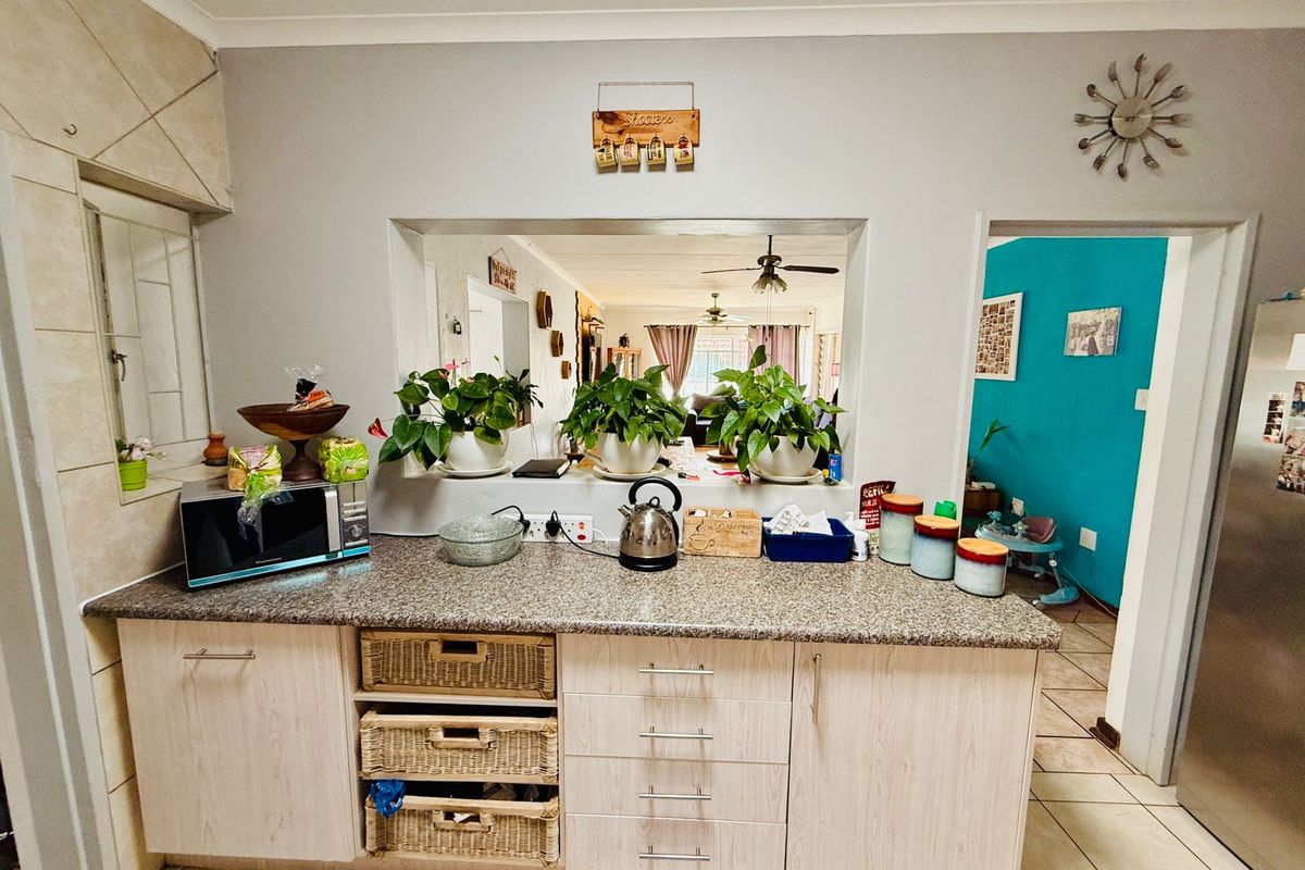 Spacious 3-Bedroom Family Home in Florauna - Photo 4