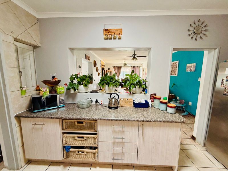 Spacious 3-Bedroom Family Home in Florauna - Photo 4