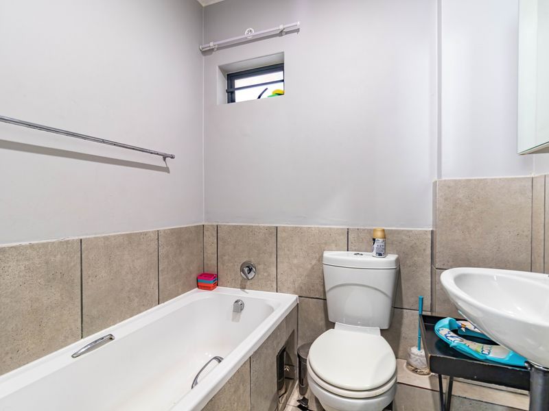 Charming and Welcoming Living with Comfort and Convenience for Everyday Life!!! - Photo 10