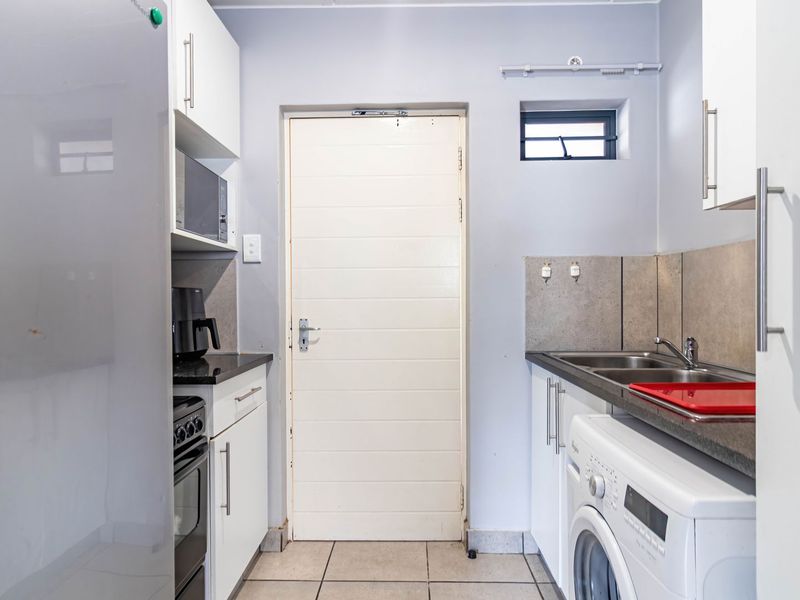 Charming and Welcoming Living with Comfort and Convenience for Everyday Life!!! - Photo 5