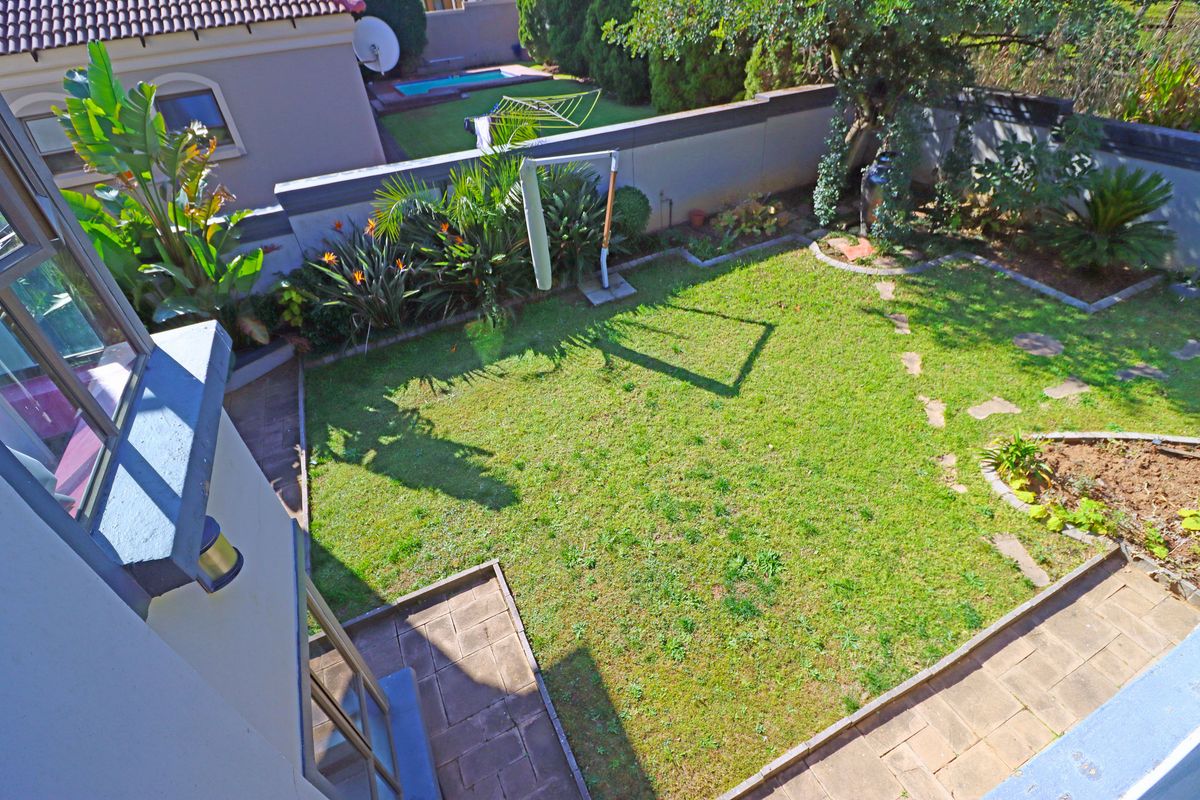 Designed for Effortless Living, Defined by Architectural Distinction - Photo 3