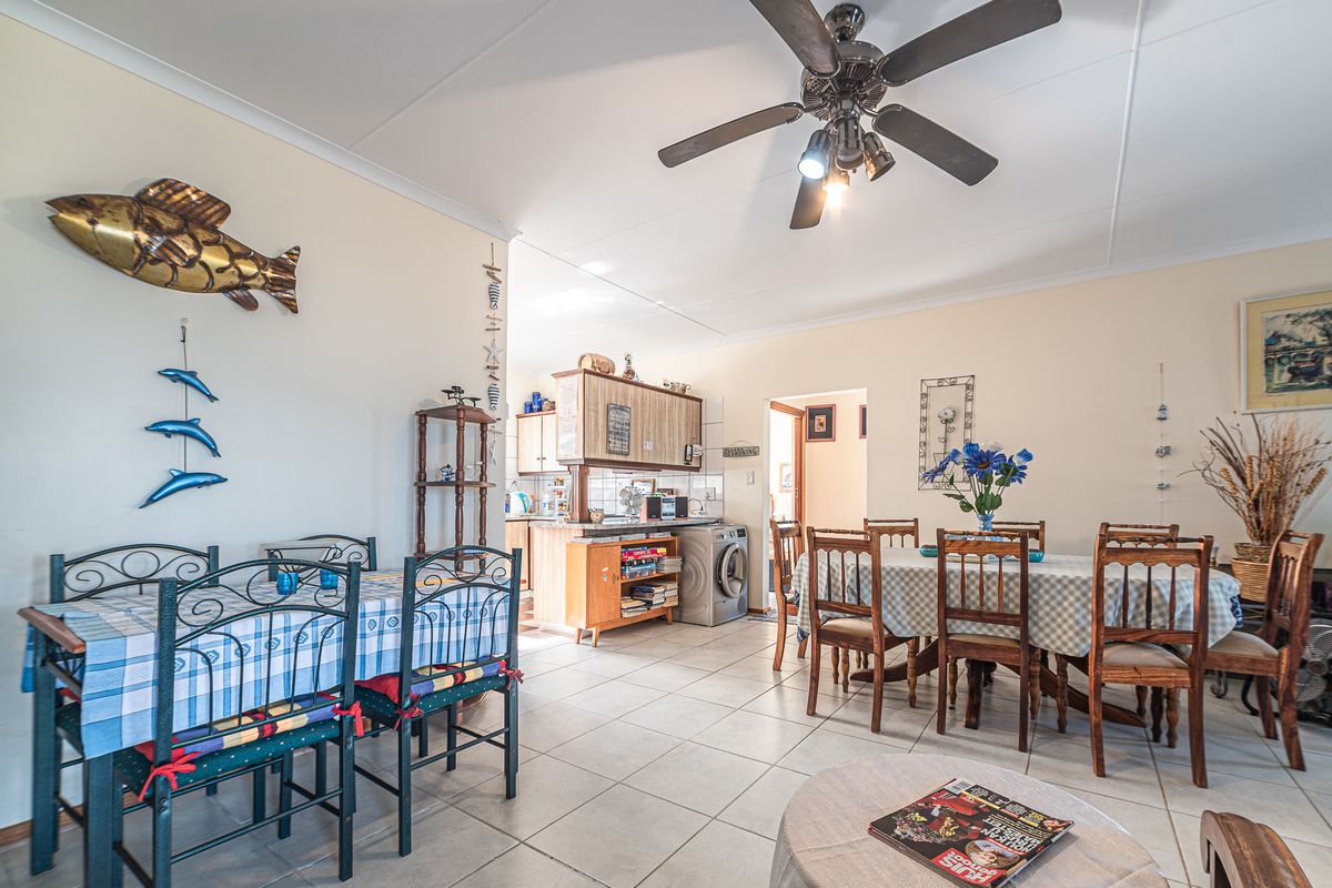 Duet, situated in a quiet cul-de-sac, boasts an ocean view. - Photo 5
