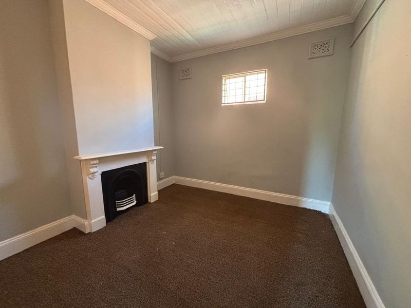 5 roomed house with outbuildings for sale at R1 100 000-00. - Photo 4