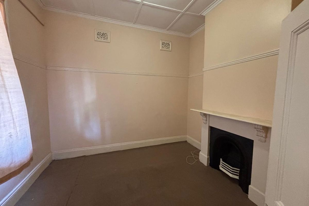 5 roomed house with outbuildings for sale at R1 100 000-00. - Photo 3