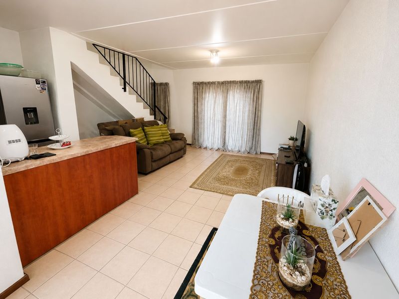 Affordable, Stylish, and Convenient – Duplex Living Starts Here - Photo 2