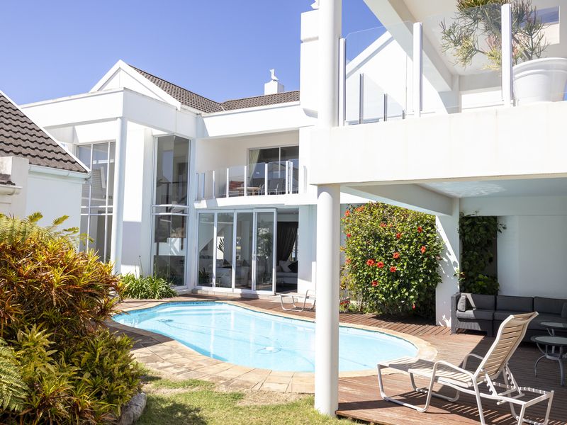 6 Bedroom Home for sale on the Royal Alfred Marina - Photo 2