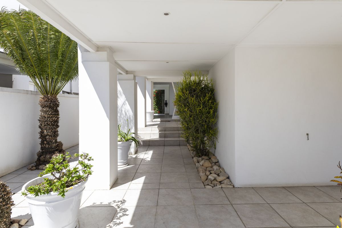 6 Bedroom Home for sale on the Royal Alfred Marina - Photo 5