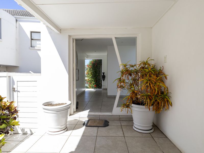 6 Bedroom Home for sale on the Royal Alfred Marina - Photo 7