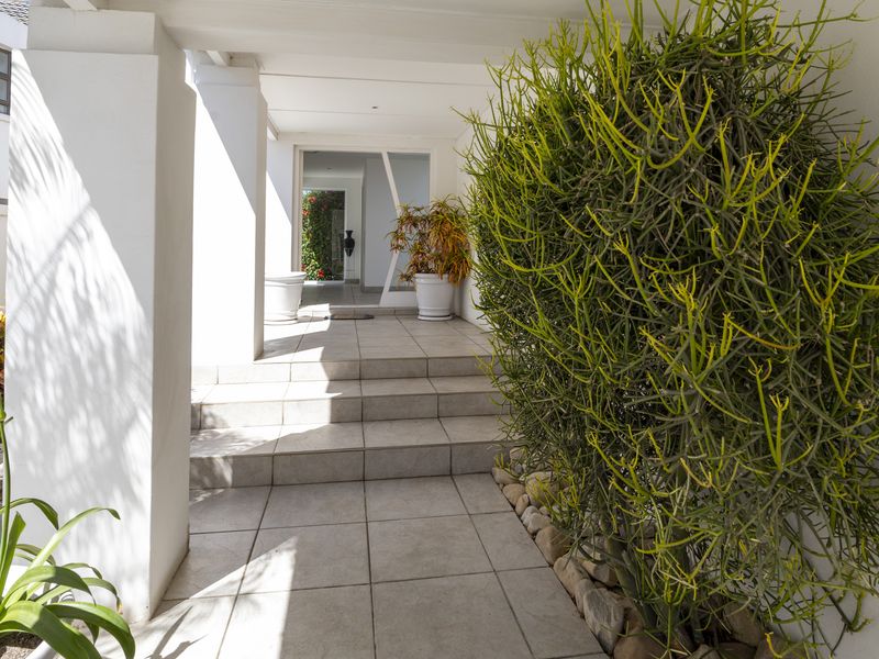 6 Bedroom Home for sale on the Royal Alfred Marina - Photo 6