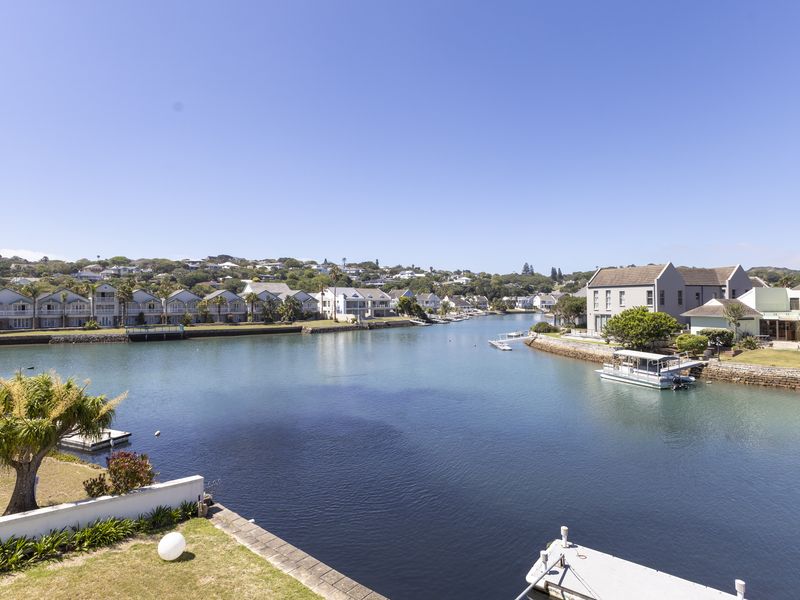 6 Bedroom Home for sale on the Royal Alfred Marina - Photo 3