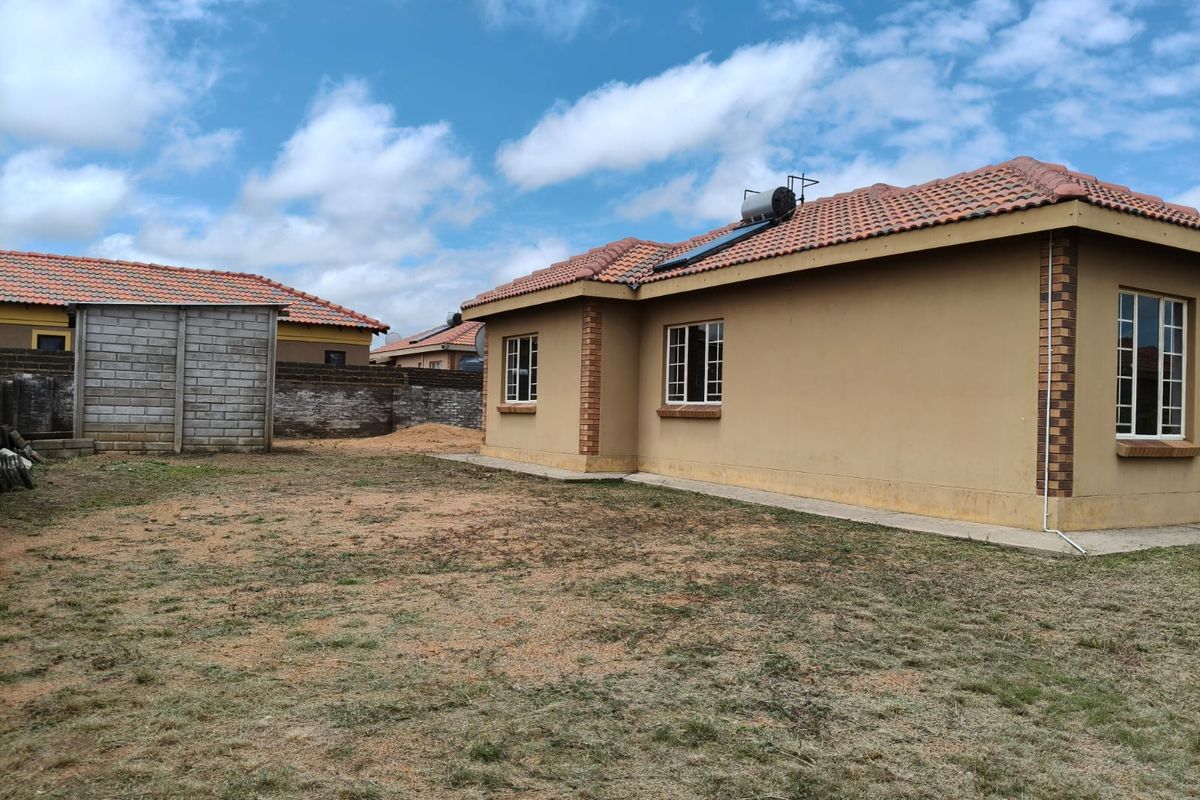 Secure, Stylish & Affordable – Your Move-In Ready Home Awaits! - Photo 3