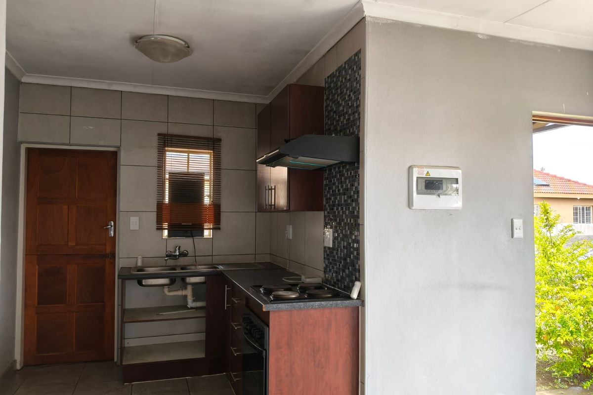Secure, Stylish & Affordable – Your Move-In Ready Home Awaits! - Photo 4