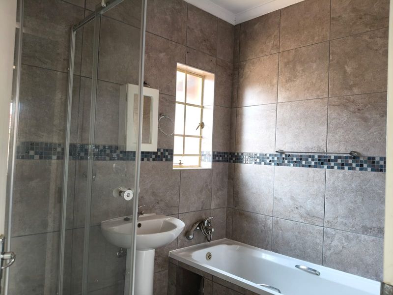 Secure, Stylish & Affordable – Your Move-In Ready Home Awaits! - Photo 10