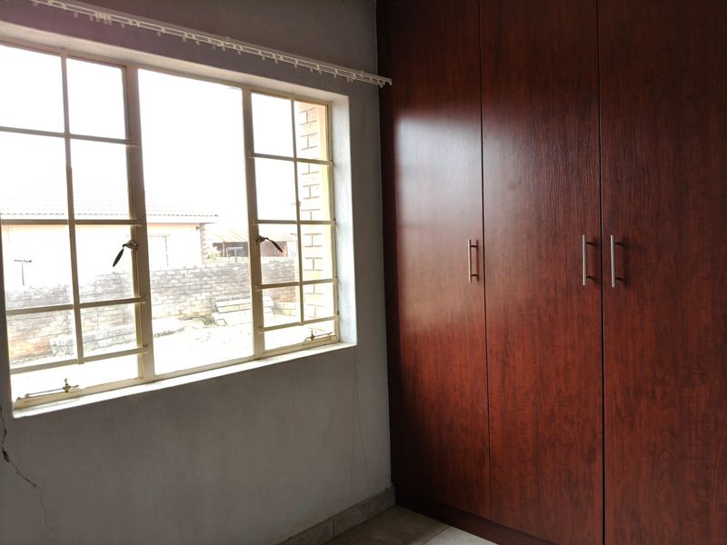 Secure, Stylish & Affordable – Your Move-In Ready Home Awaits! - Photo 8