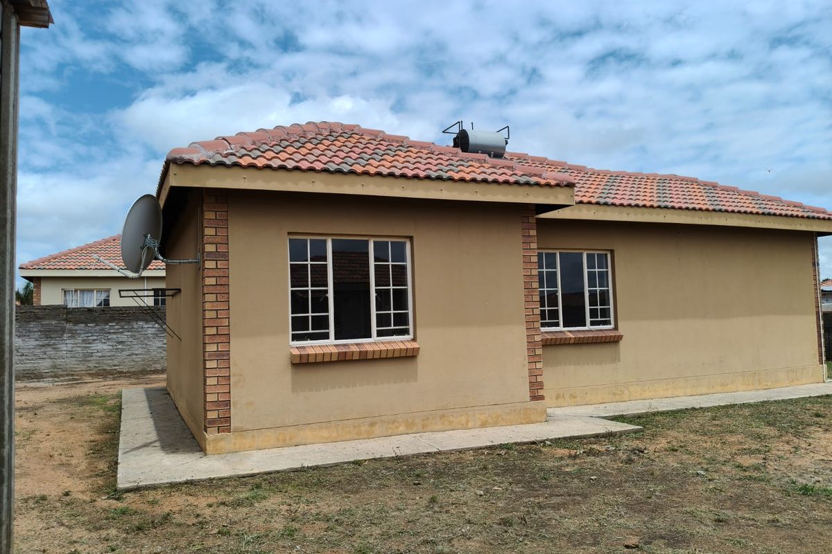 Secure, Stylish & Affordable – Your Move-In Ready Home Awaits! - Photo 2