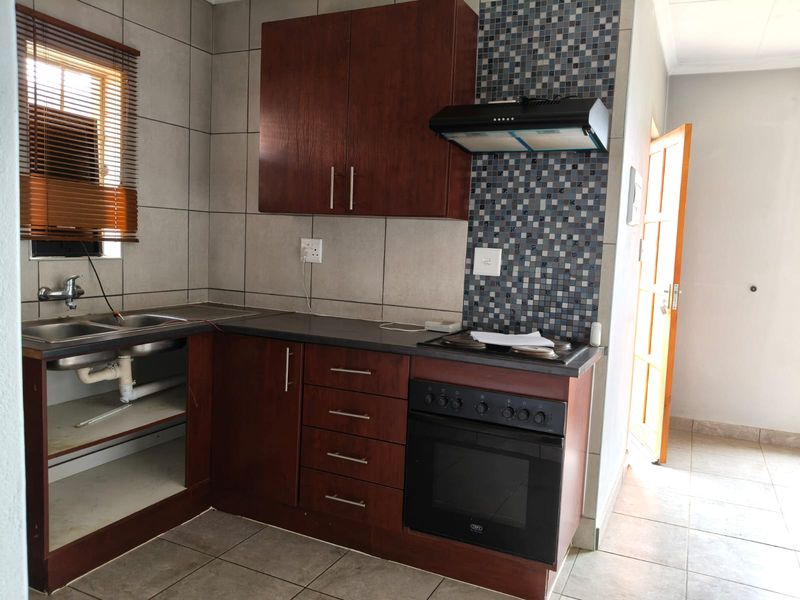 Secure, Stylish & Affordable – Your Move-In Ready Home Awaits! - Photo 5