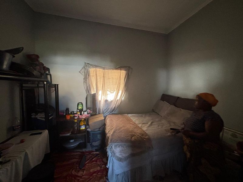 5 Roomed House for sale at R1 100 000-00 - Photo 5