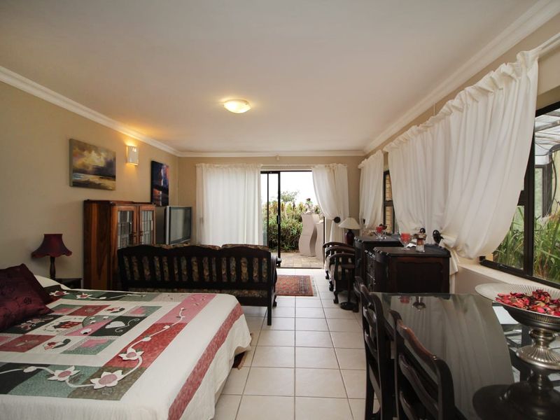 Dream Family Home in Village oe Sea — 5 Bedrooms, Flatlet & Incredible Views - Photo 10