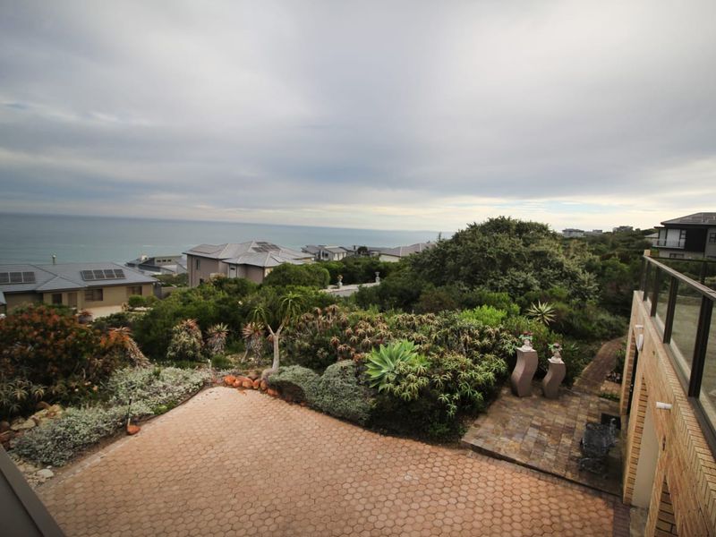 Dream Family Home in Village oe Sea — 5 Bedrooms, Flatlet & Incredible Views - Photo 4