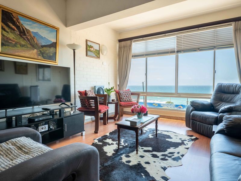 Beach front living in the heart of Scottburgh - Photo 2