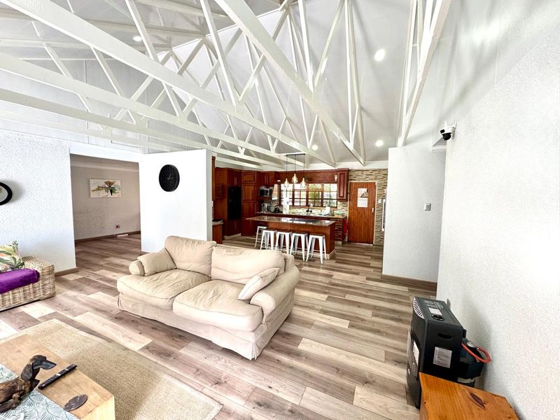 Elegant Family Living with Luxury Finishes, Solar Power & Stunning Entertainment Areas - Photo 10