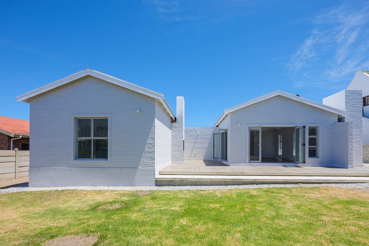 Brand-New Struisbaai Gem – Just 700m from the Main Beach! - Photo 4