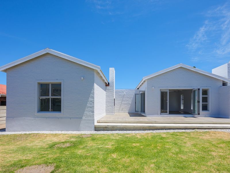 Brand-New Struisbaai Gem – Just 700m from the Main Beach! - Photo 4