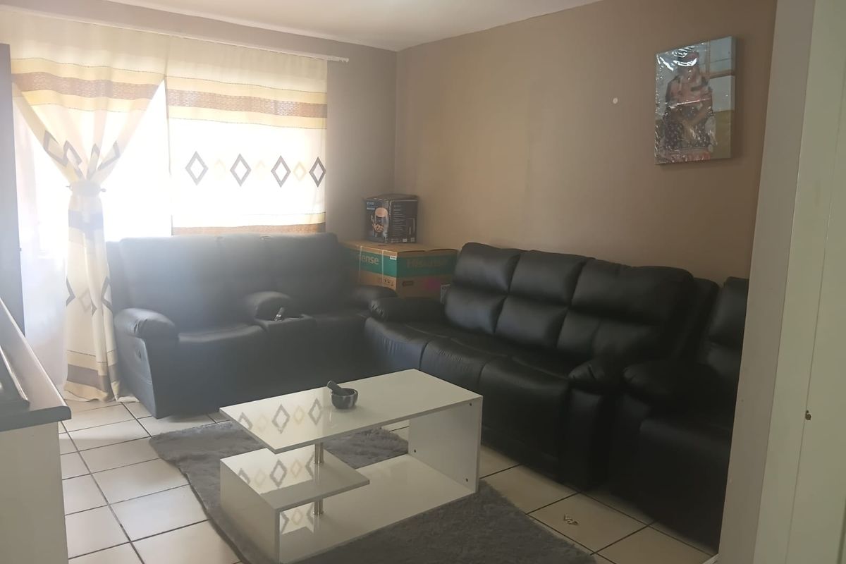 Two Bedroom Apartment For Sale in Die Bult - Photo 2