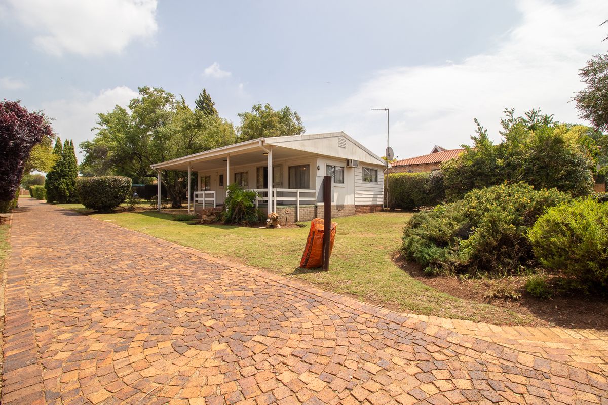 Stunning Holiday Retreat on the Banks of the Vaal Dam – Port o, call Vaal Marina. - Photo 3