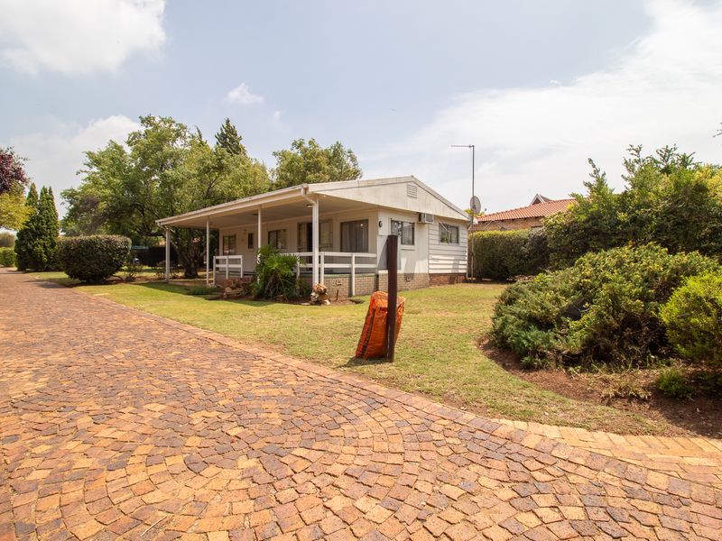 Stunning Holiday Retreat on the Banks of the Vaal Dam – Port o, call Vaal Marina. - Photo 3