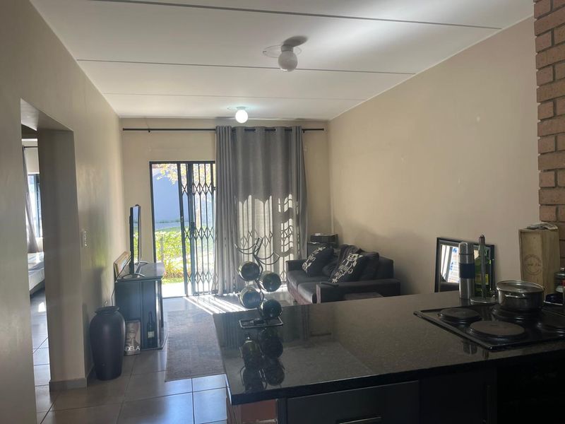 Attractive Ground Floor Apartment in Waterfall Ridge Complex - Photo 6
