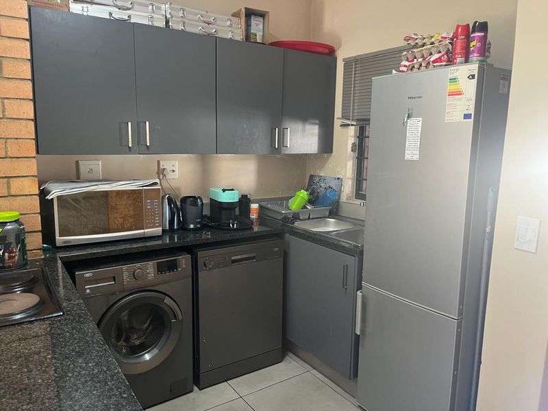 Attractive Ground Floor Apartment in Waterfall Ridge Complex - Photo 4