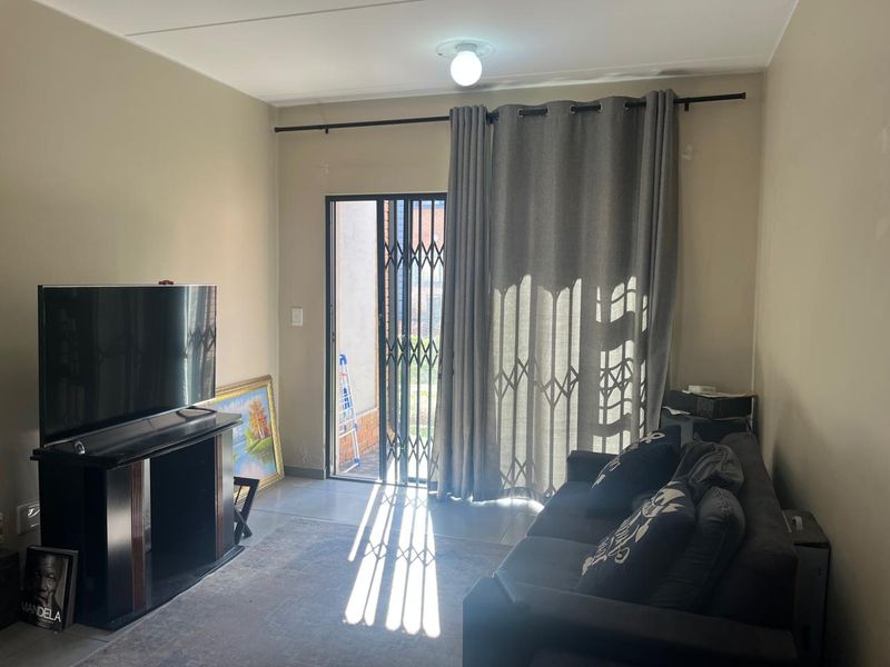 Attractive Ground Floor Apartment in Waterfall Ridge Complex - Photo 8
