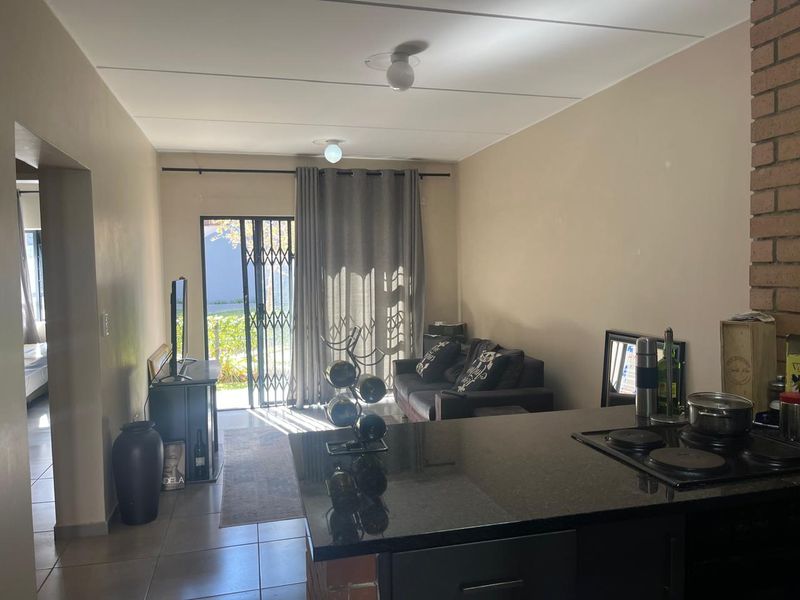 Attractive Ground Floor Apartment in Waterfall Ridge Complex - Photo 7