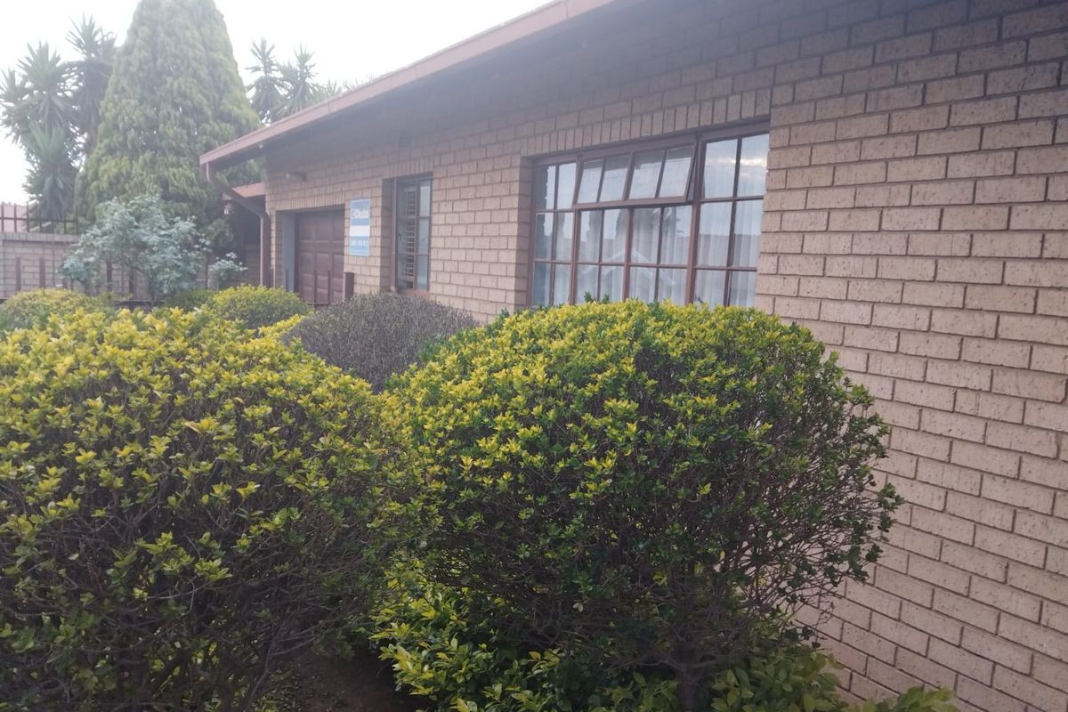 2 Bedroom House - Photo 5