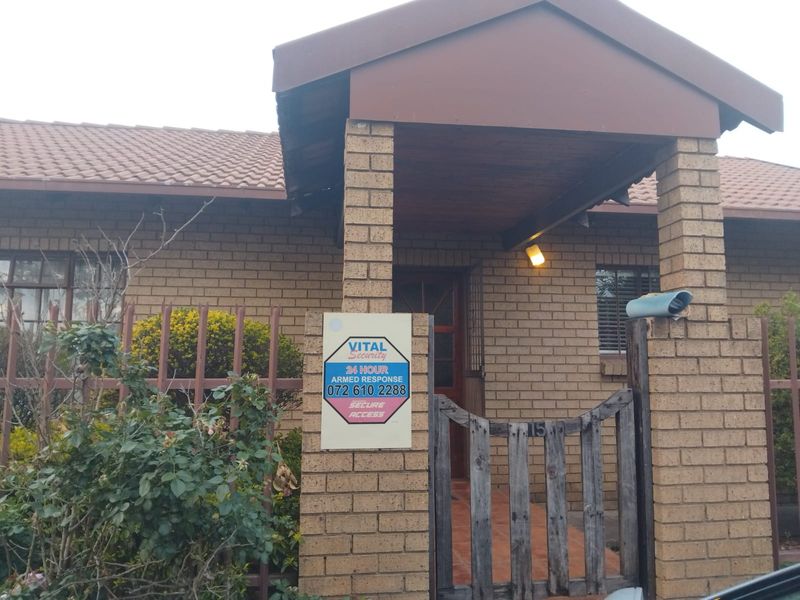 2 Bedroom House - Photo 1