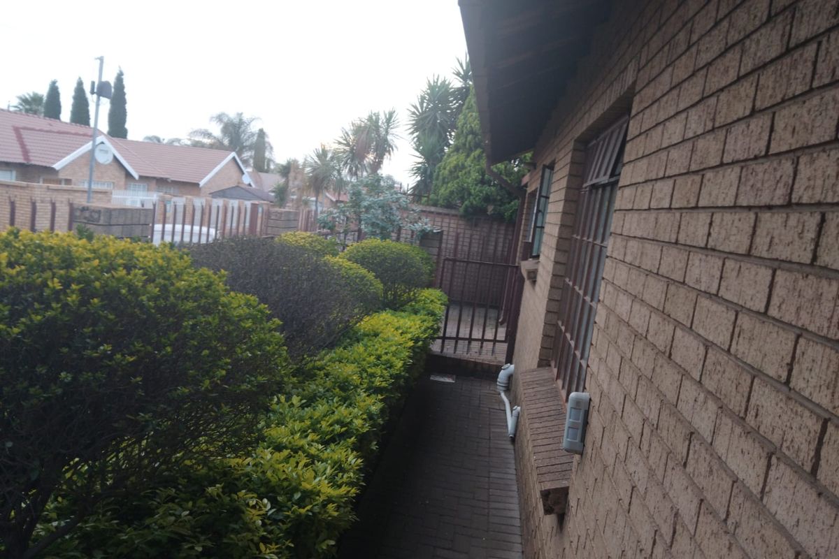 2 Bedroom House - Photo 4