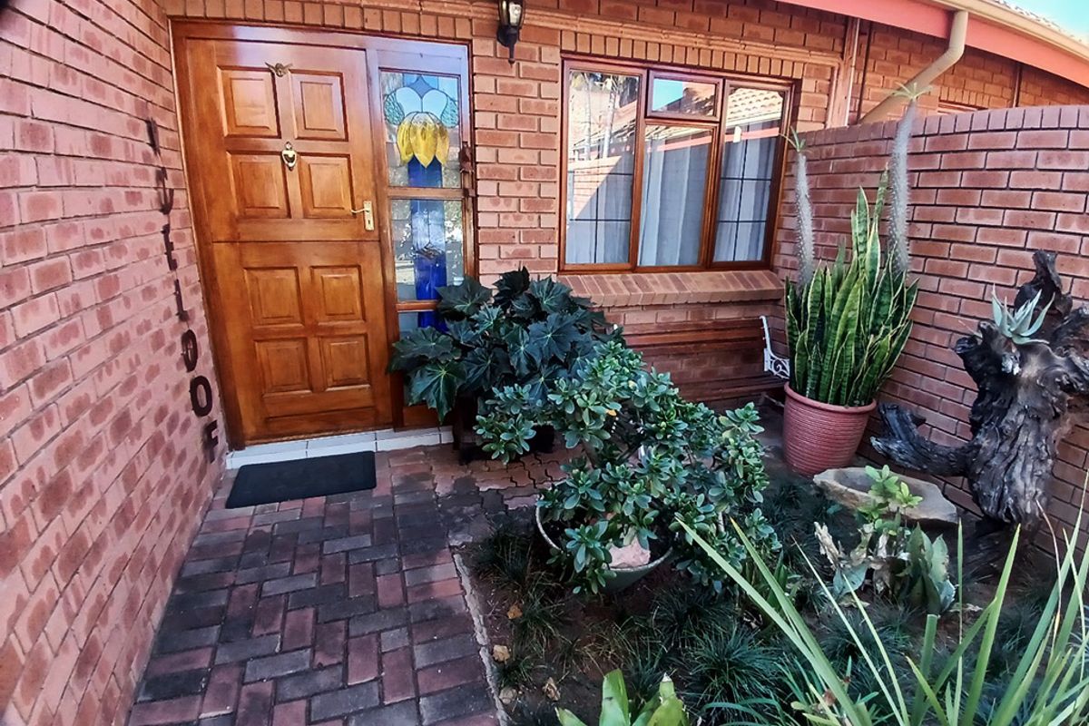 Townhouse in secure complex for Sale in Bela-Bela Ext 5, Bela Bela - Photo 3