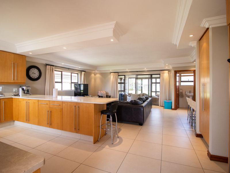 Spectacular Double-Storey Unit in Villa de Lago – The Ultimate Family Holiday Home - Photo 6