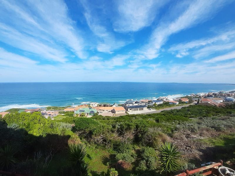 2-Bedroom Furnished Apartment with Stunning Sea Views -Private Entrance, situated in Dana Bay - Photo 2